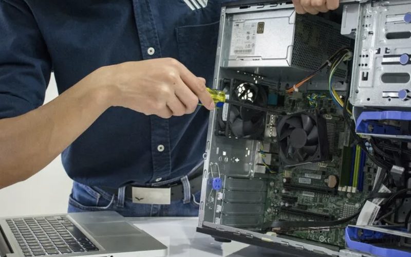 Компьютерная помощь в Колтуши — иллюстрация: работа мастера, этап 6