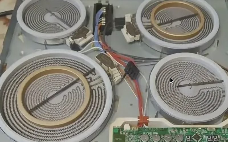 Ремонт варочных панелей в Сочи — иллюстрация: работа мастера, этап 5